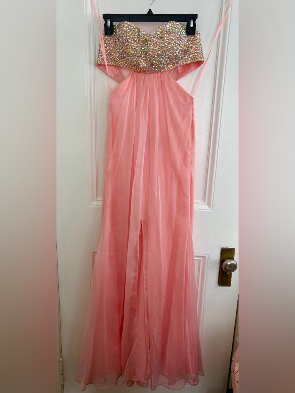 La Femme Coral-Pink Beaded Chiffon Formal Gown Size 2
